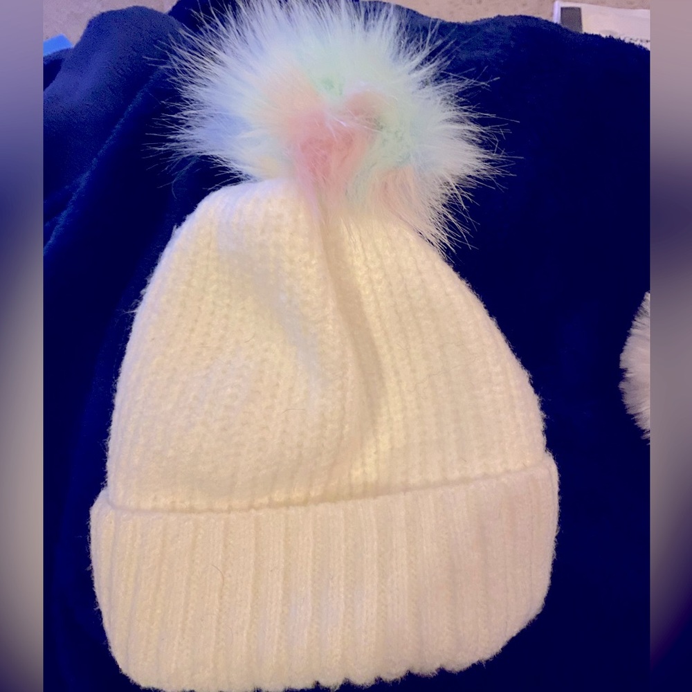 New Shiralea pick-a-Pom beanie in winter white
